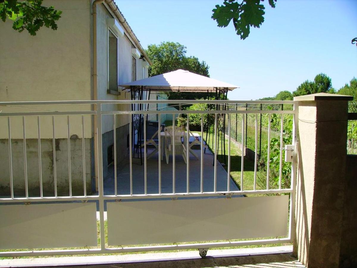 Appartement Charmant A Breuillet Avec Jardin Spacieux 외부 사진